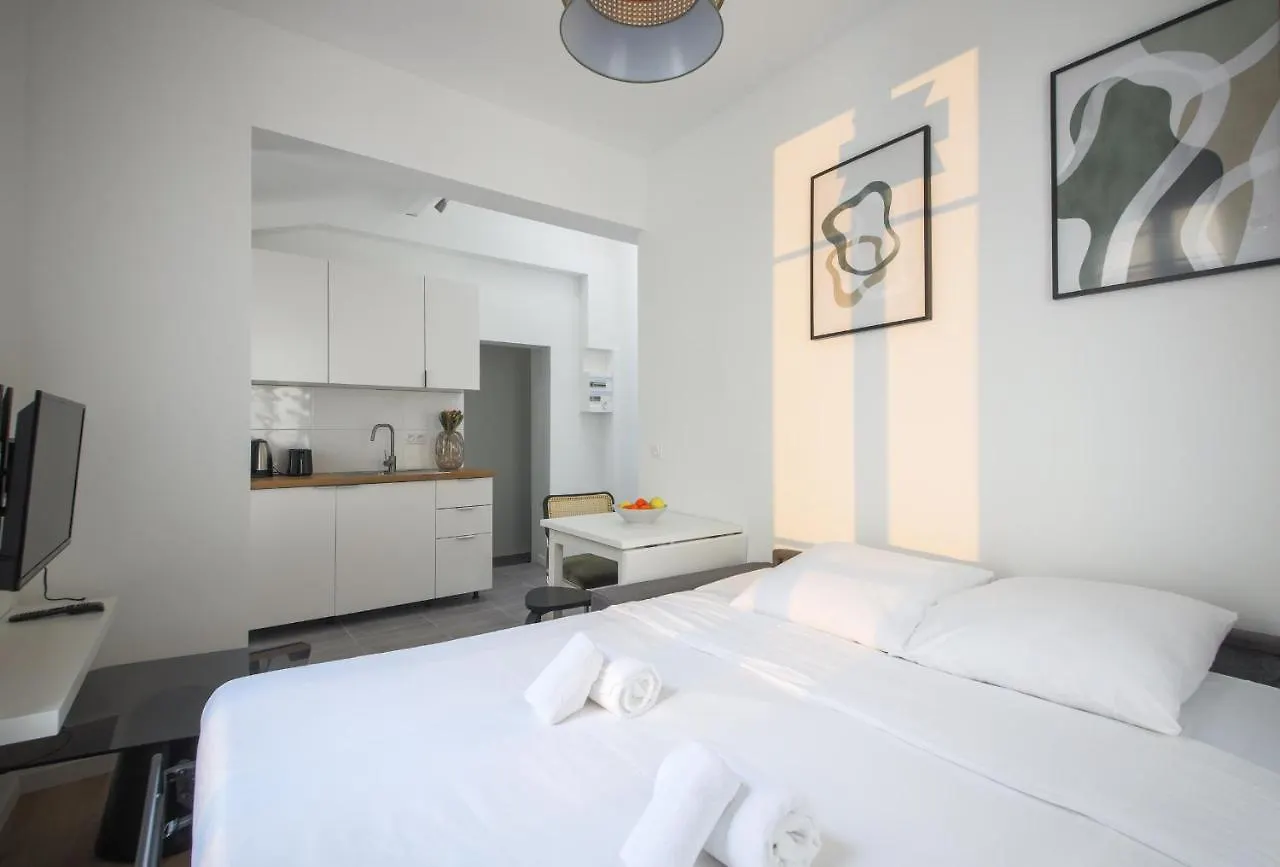 5#Studio 2Pers#Paris 15#Commerce#Ac 0*, Paris France